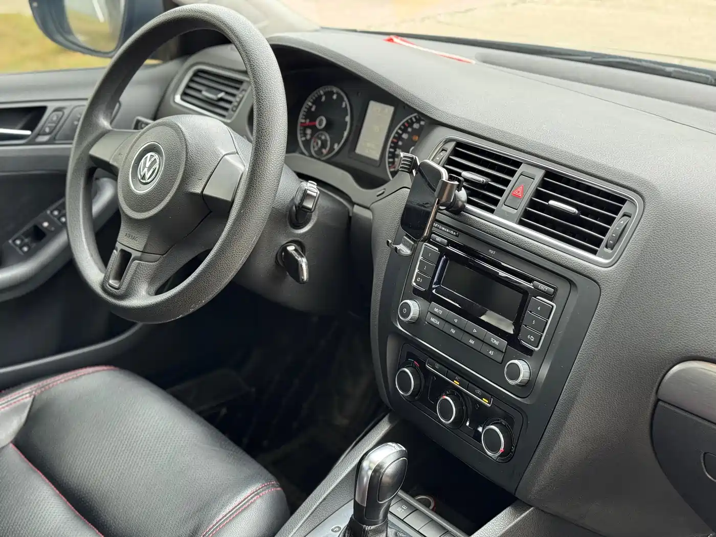Volkswagen Sagitar 2012 Model 1.4TSI Automatic Fashion фото 7