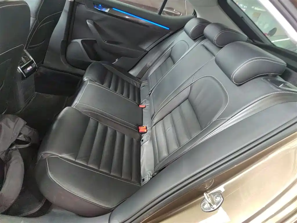 Škoda Superb 2016 TSI330 DSG Smart Edition фото 13