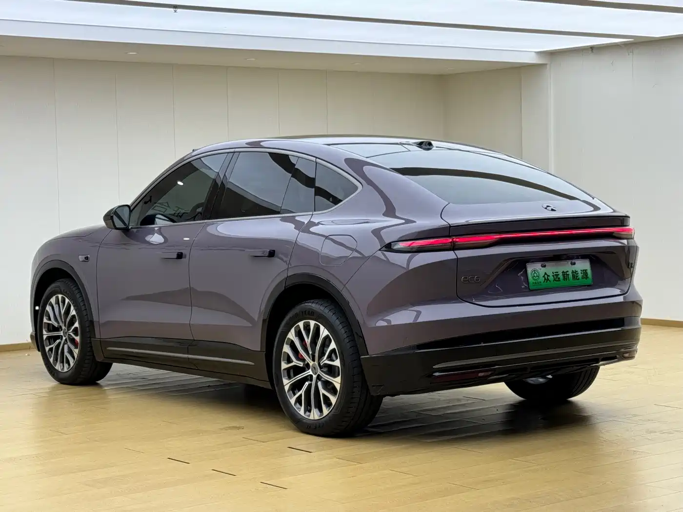 Фото 8 - NIO EC6