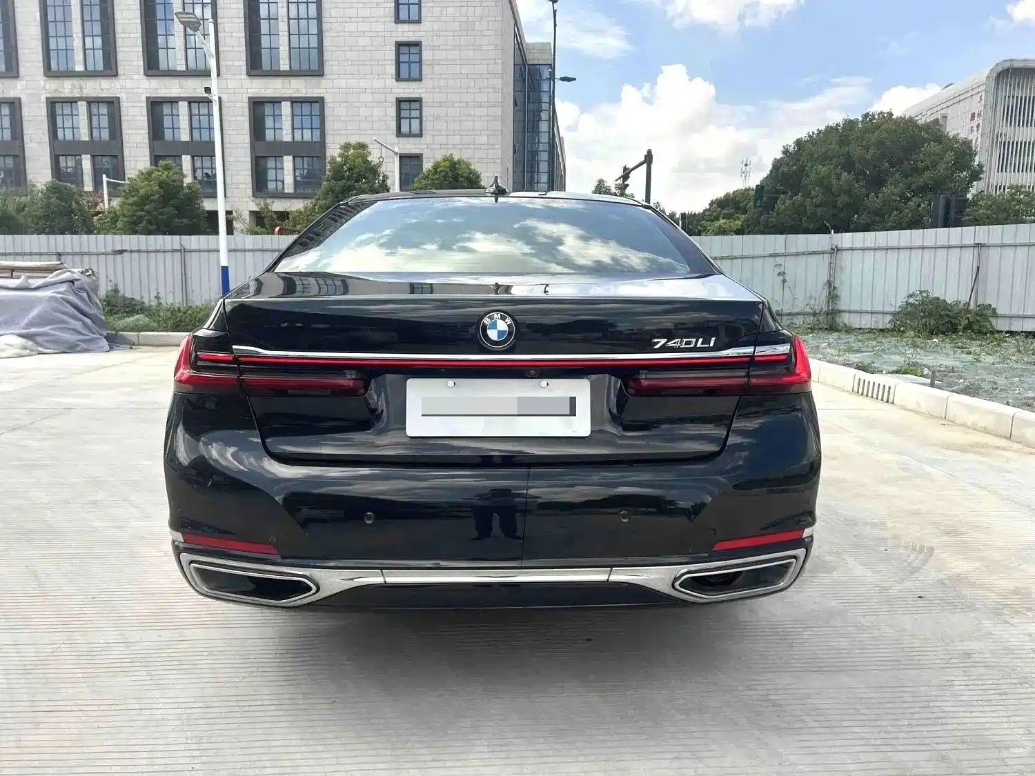 Photo 13 - BMW 7 Series