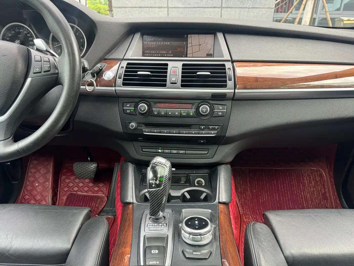 Фото 19 - BMW X6