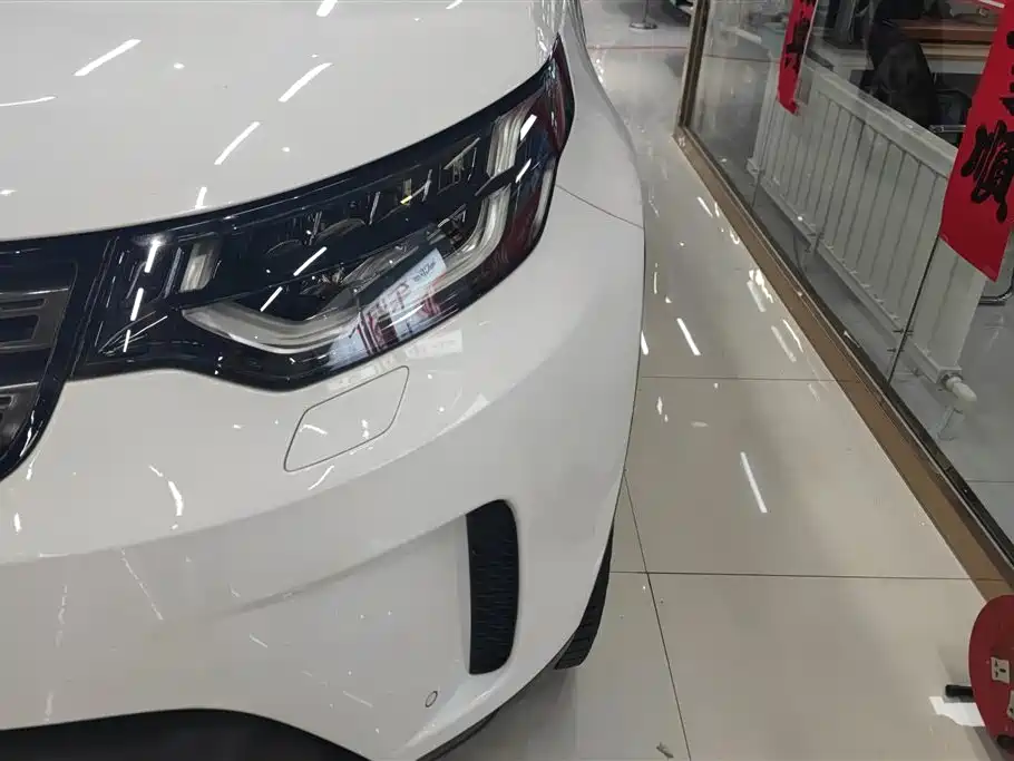 Land Rover Discovery 2018 3.0 SC V6 HSE фото 5