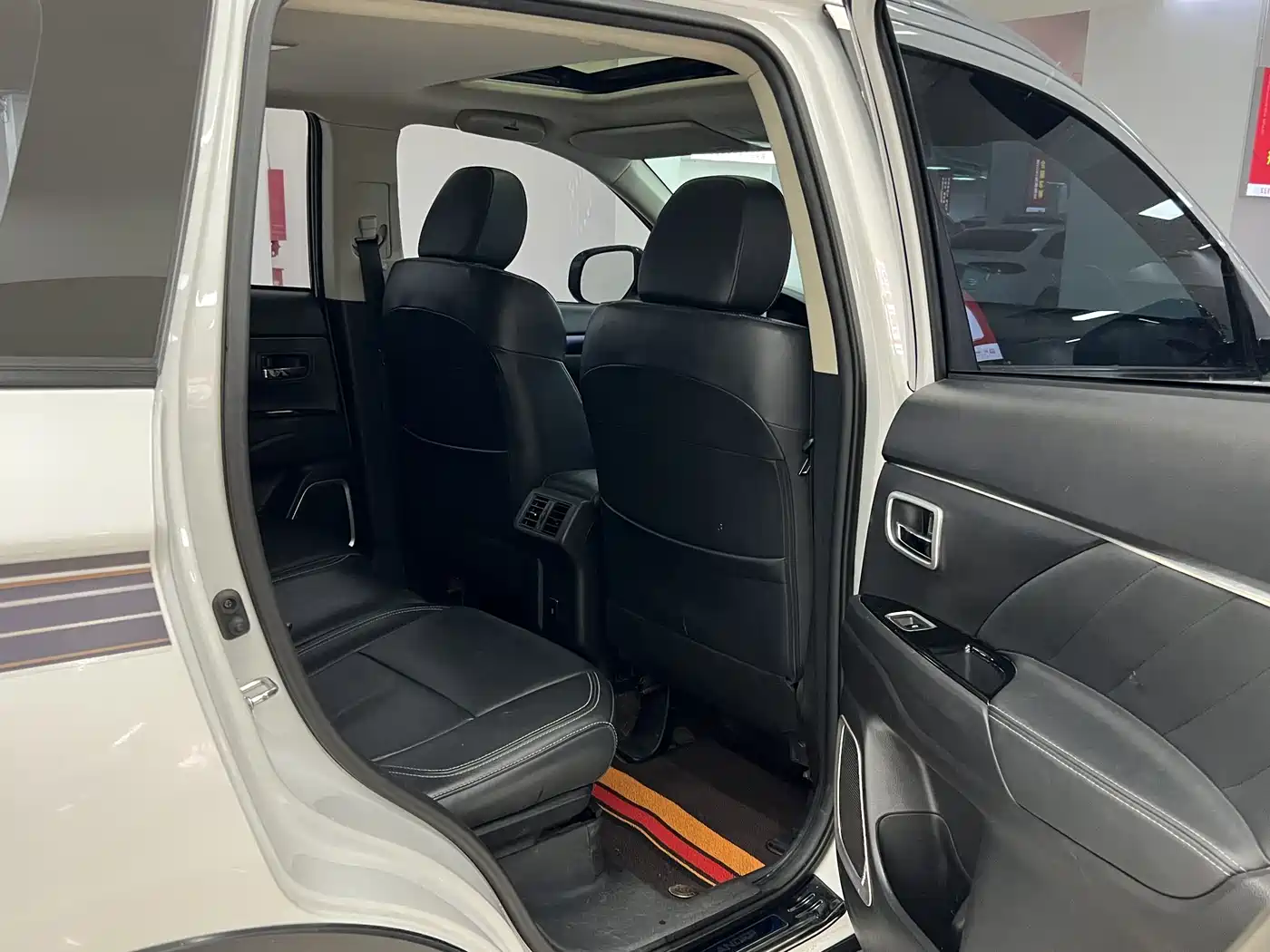 Mitsubishi Outlander 2020 2.0L 2WD Premium 5-seater фото 13