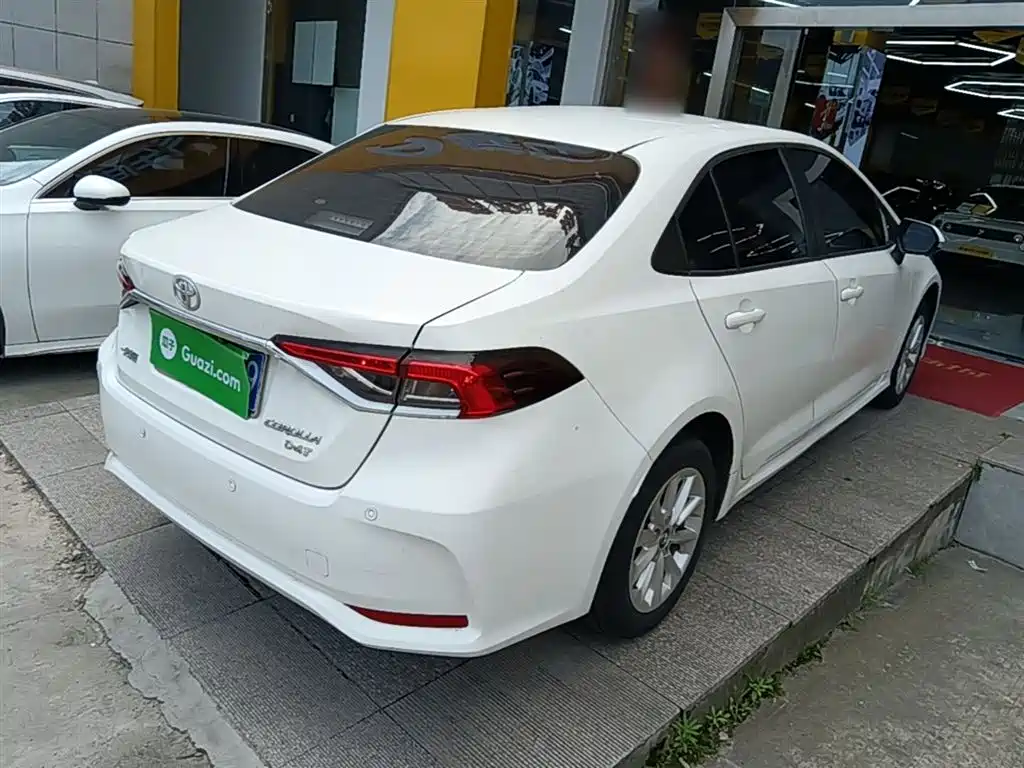 Toyota Corolla 2021 1.2T S-CVT Elite PLUS Edition фото 7