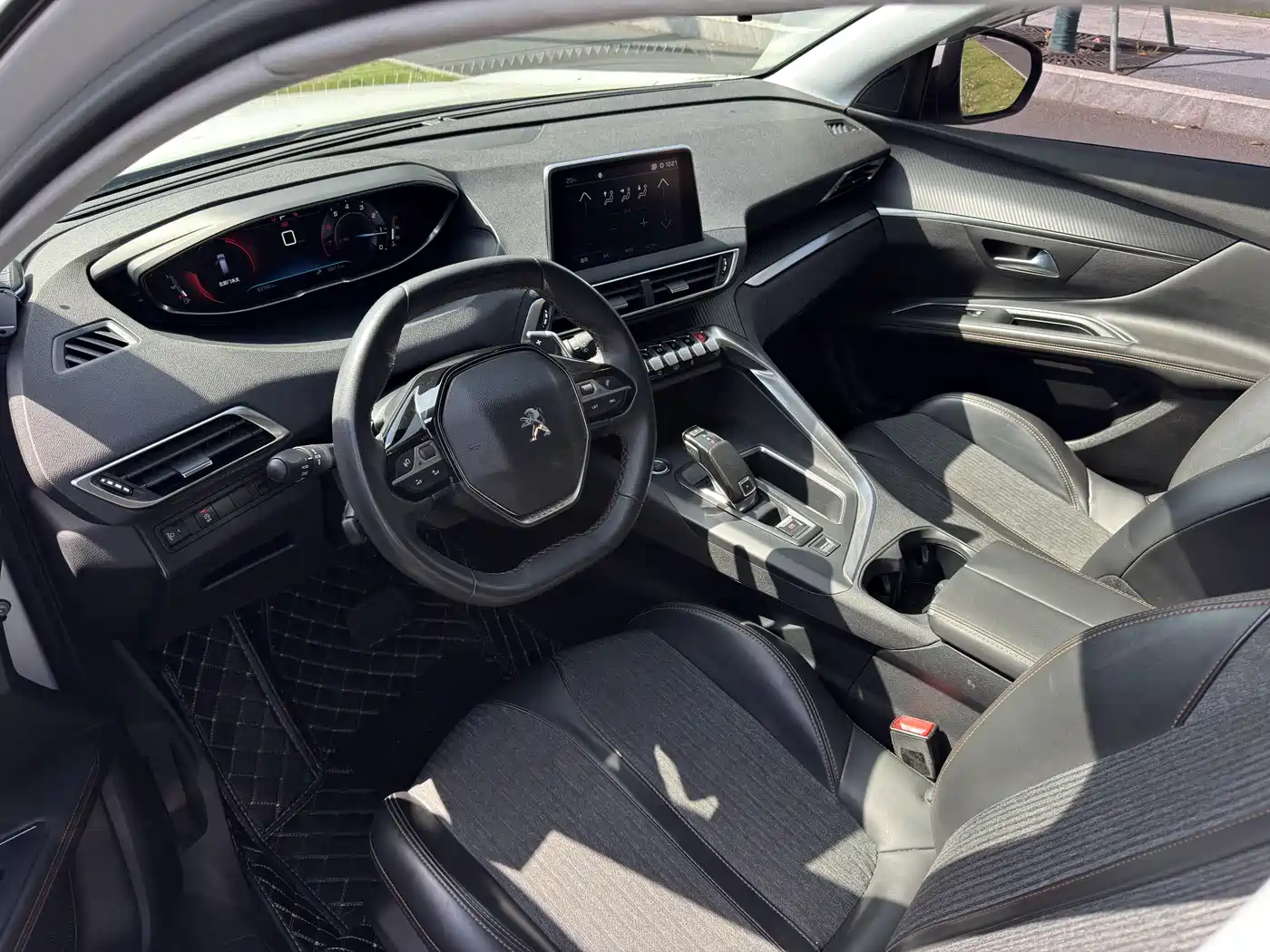 Peugeot 5008 2017 380THP 7-seat Elite Edition фото 4