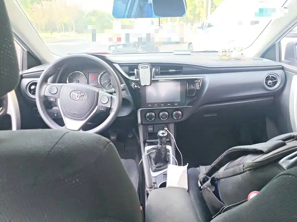 Фото 5 - Toyota Corolla