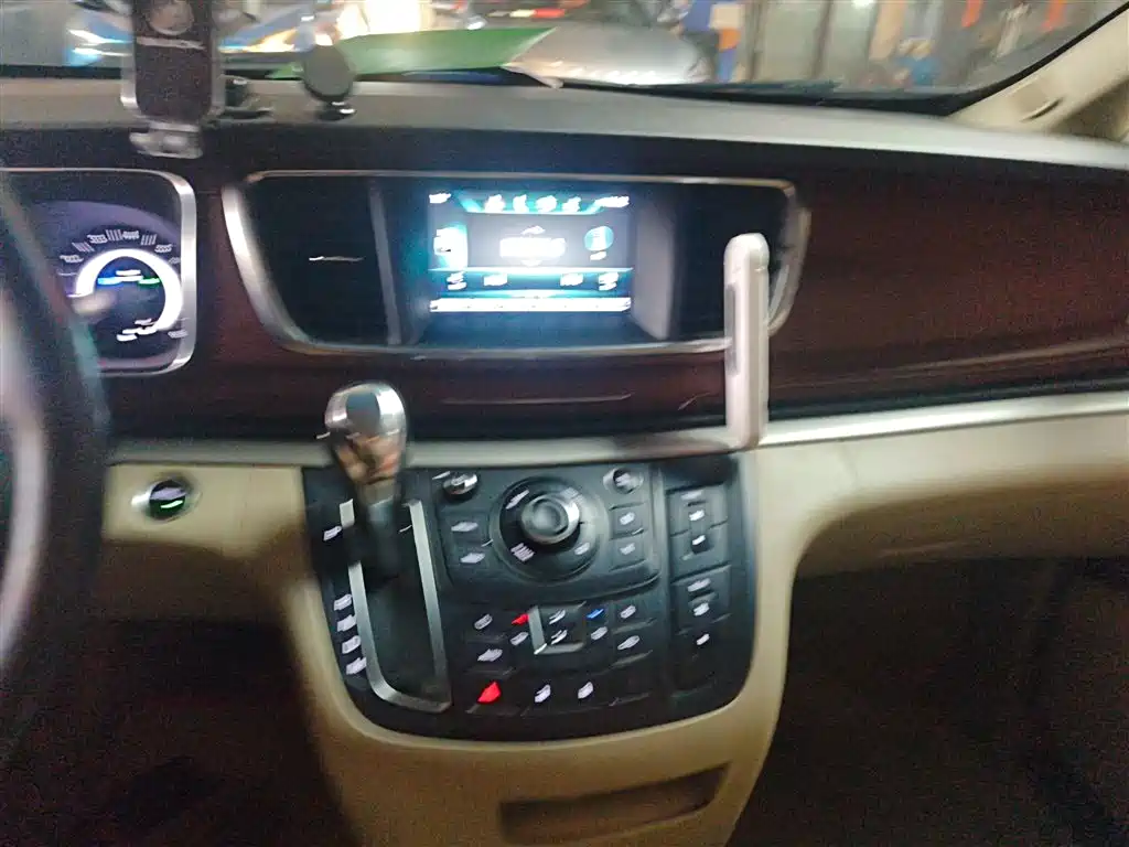 Buick GL8 2018 28T Luxury Model China VI фото 5