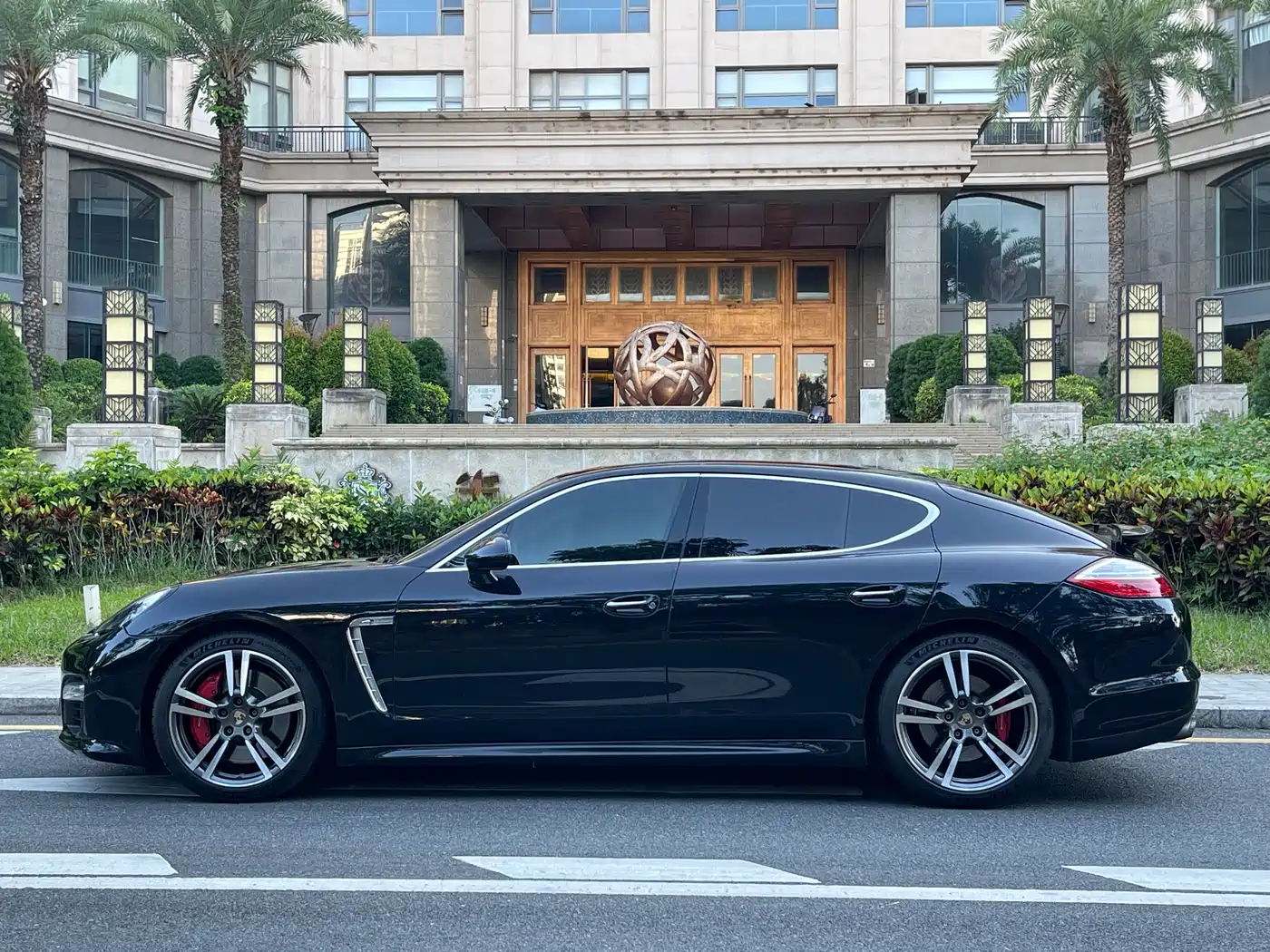 Porsche Panamera 2010 Porsche Panamera Turbo 4.8T фото 3