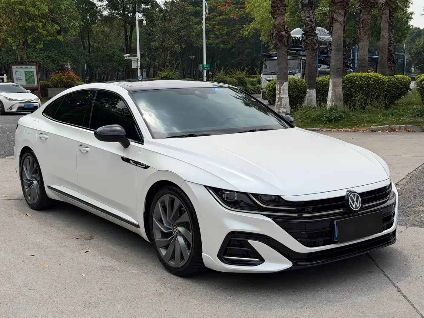 Volkswagen FAW-Volkswagen CC 2023 380TSI Eye-catching Edition фото 3