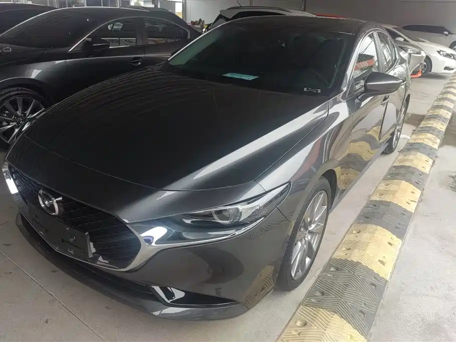 Mazda 3 Axela 2021 2.0L Automatic Quality Glamour