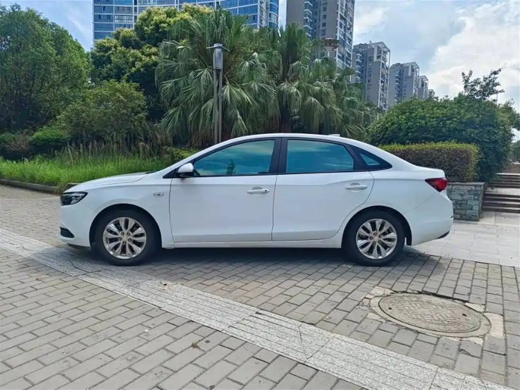 Buick Excelle 2019 15T DCT Connected Elite Type China VI фото 4