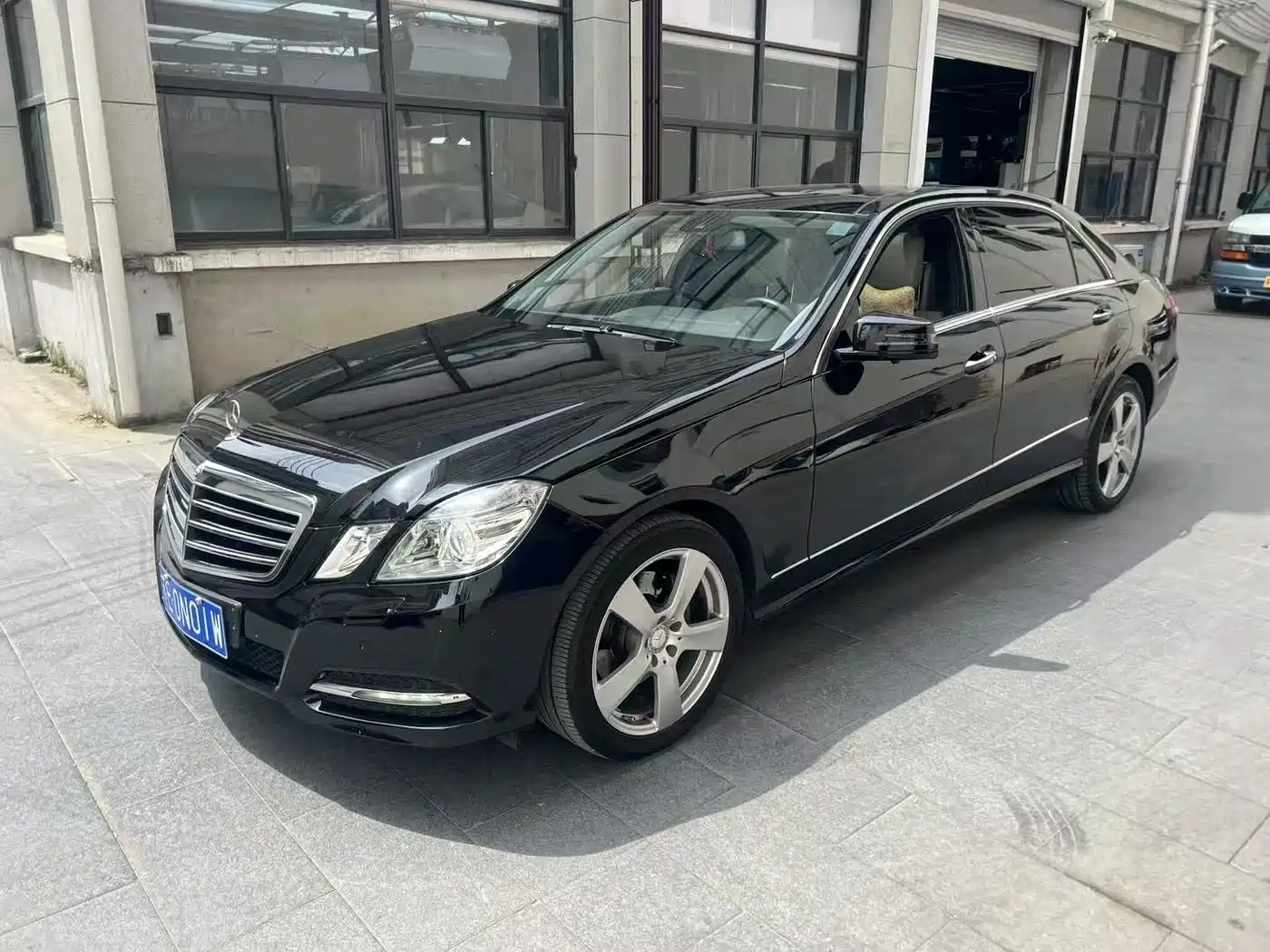 Mercedes-Benz E-Class 2012 E 300 L Fashion