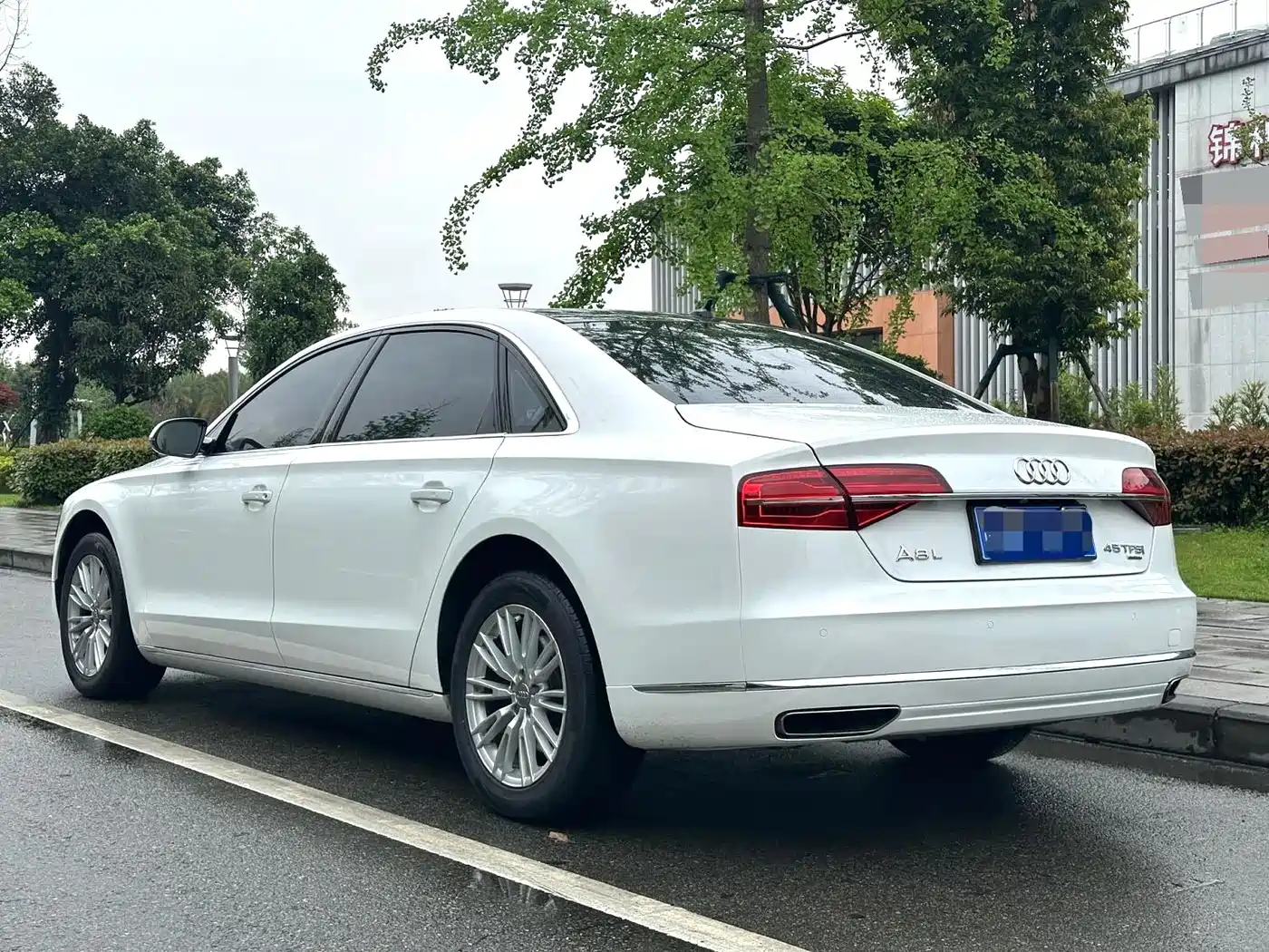 Audi A8 2014 A8L 45 TFSI quattro Comfort фото 5