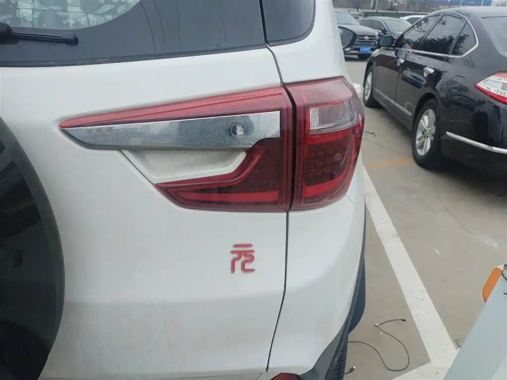 BYD Yuan 2017 1.5L Auto Cool Connect фото 8