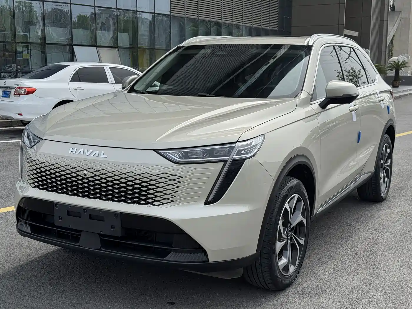 Haval Xiaolong MAX 2023 1.5L Hi4 105 4WD Pilot Edition