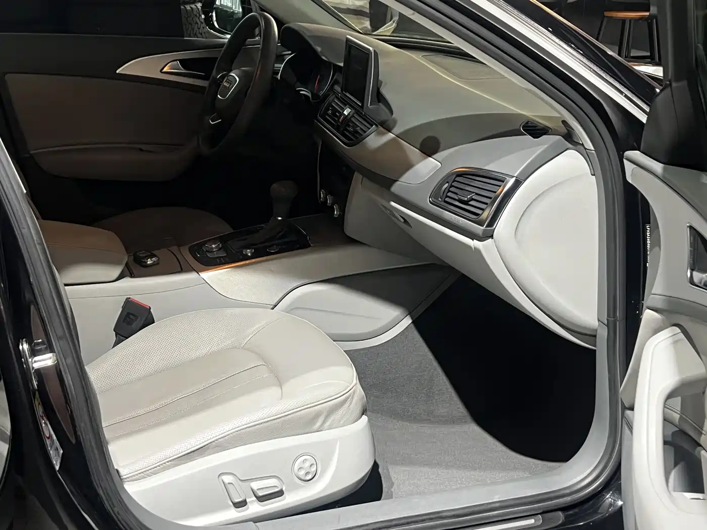 Audi A6L 2014 TFSI Standard фото 6