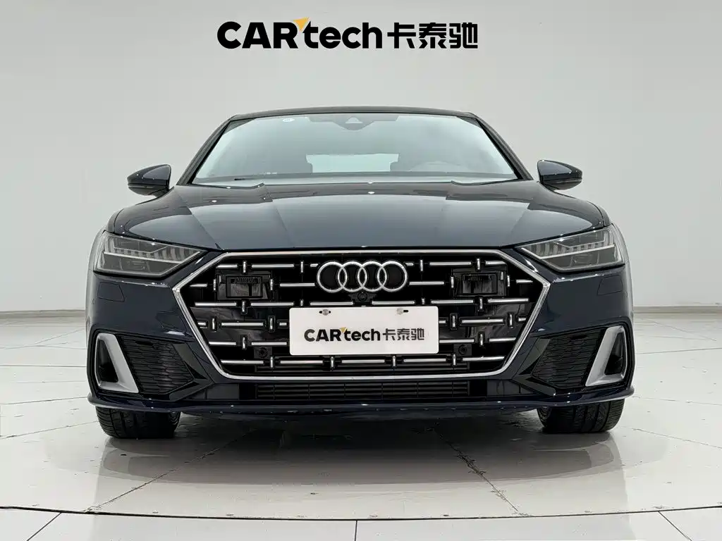 Фото 3 - Audi A7L