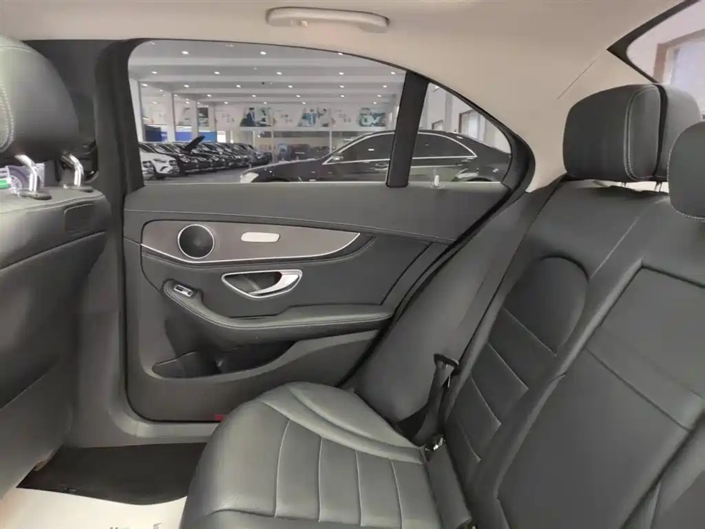 Mercedes-Benz C-Class 2016 C 200 L Sport фото 29