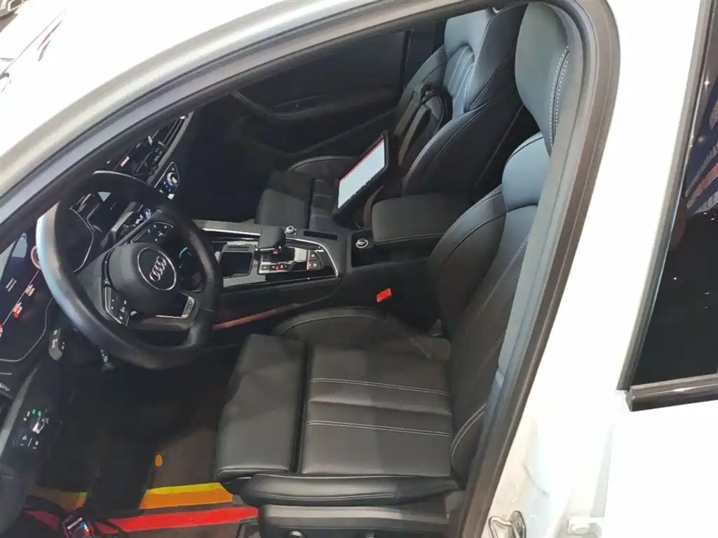 Audi A4L 2024 40 TFSI Luxury Dynamic фото 15