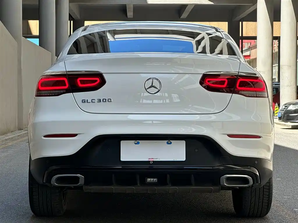 Mercedes-Benz GLC Coupe 2020 GLC 260 4MATIC Coupe SUV фото 4