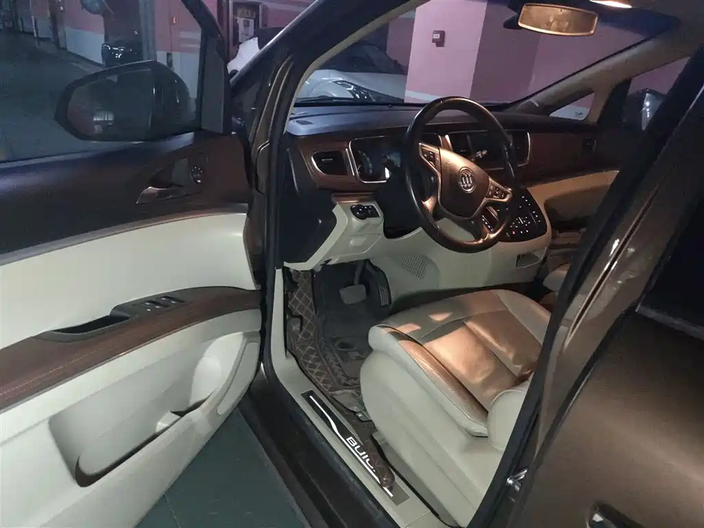 Buick GL8 2018 28T Premium Model China VI фото 14