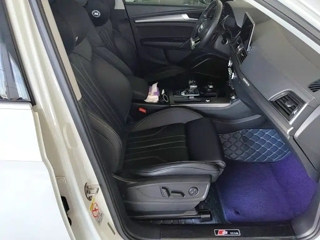 Фото 25 - Audi Q5L