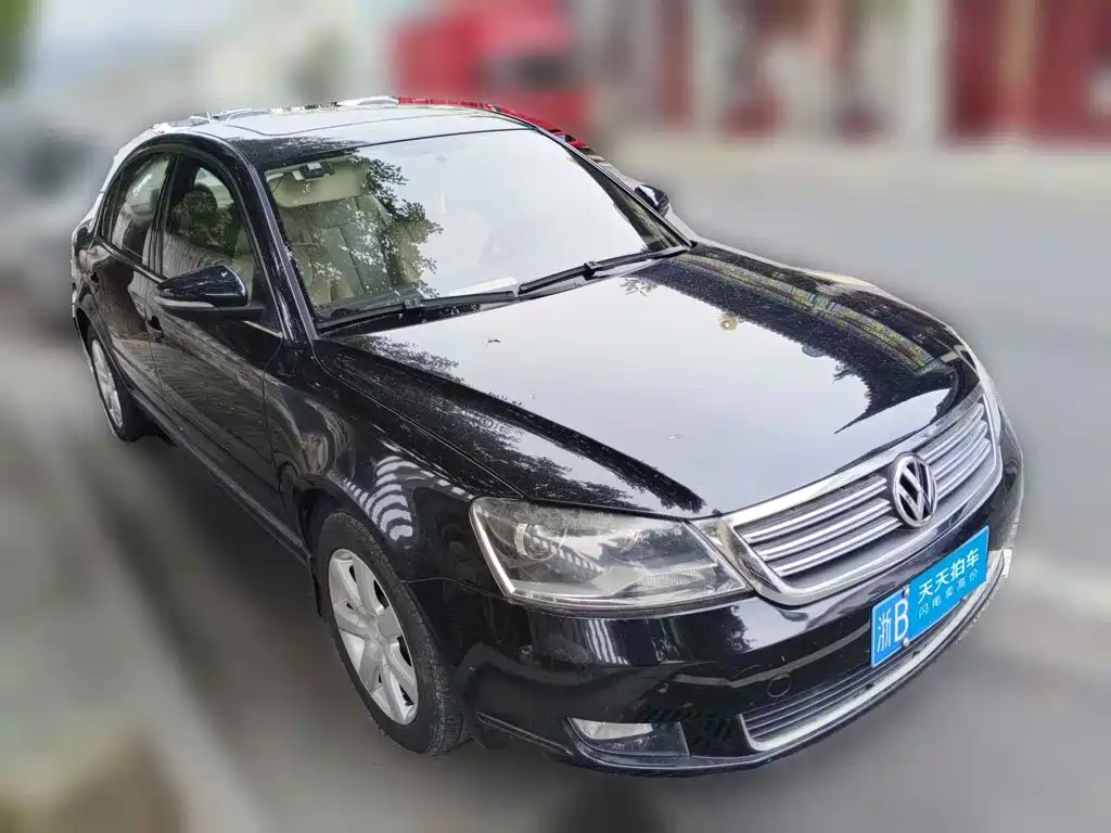 Volkswagen Passat Lingyu 2011 2009 2.0L MFI Automatic Premium