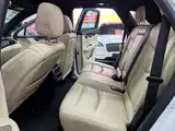 Photo 11 - Cadillac XT5