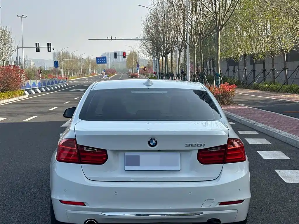 BMW 3 Series 2014 320i Sport Design Package фото 2