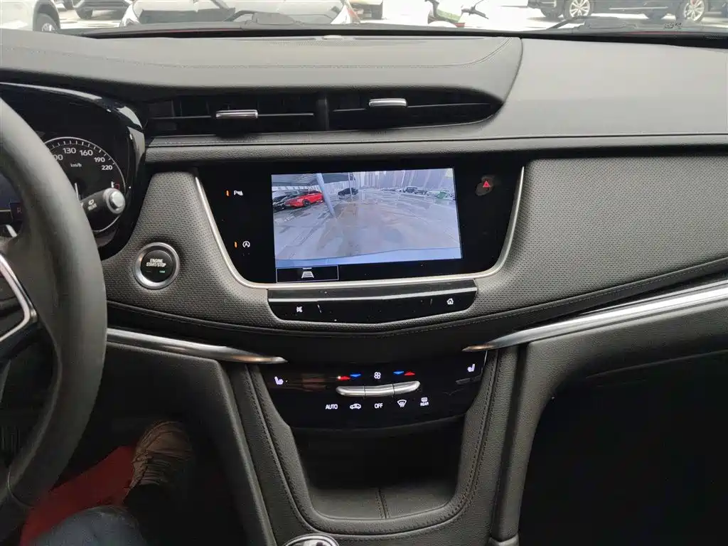 CADILLAC XT5