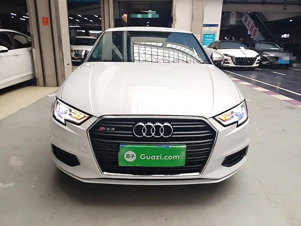 Audi A3 2018 30th Anniversary Limousine 35 TFSI Progressive фото 3