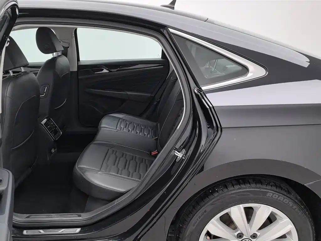 Volkswagen Passat 2021 Model 280TSI Elite Edition фото 15