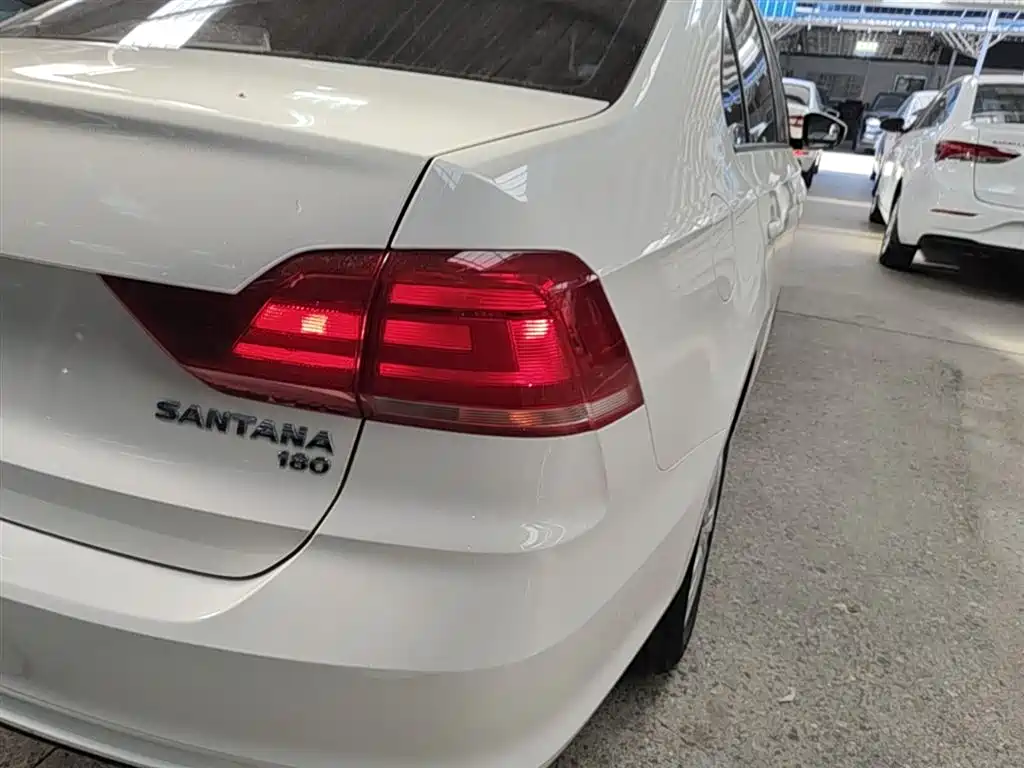 Volkswagen Santana 2016 1.6L Automatic Trend Edition фото 8