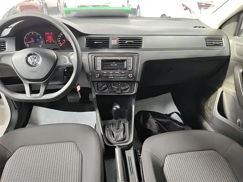 Volkswagen Santana 2016 1.6L Automatic Trend Edition фото 13