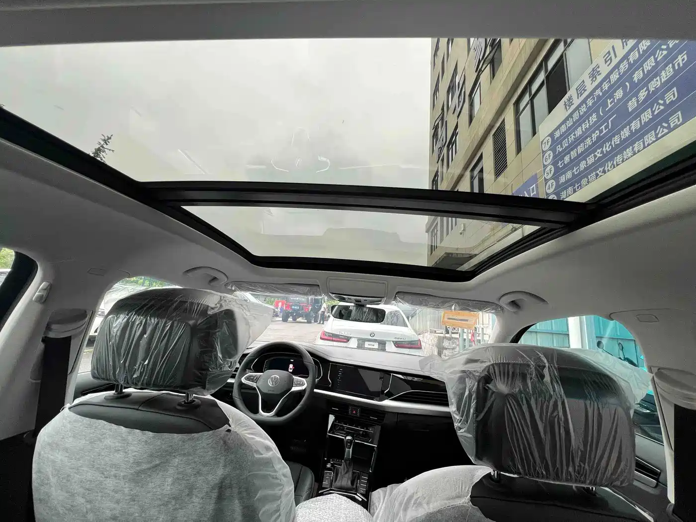 Volkswagen Passat 2026 2026 Outstanding Edition 380TSI Starlight Dragon Soaring Version