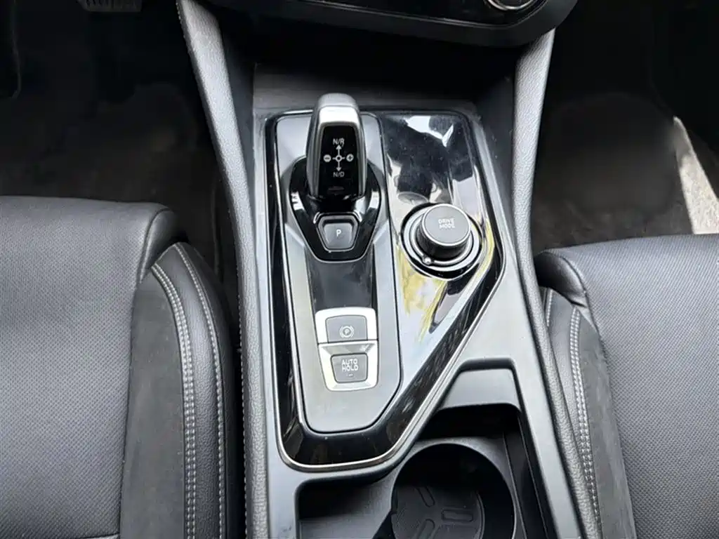 Lynk & Co 03 2021 2.0TD Auto Jin Champion Edition фото 21