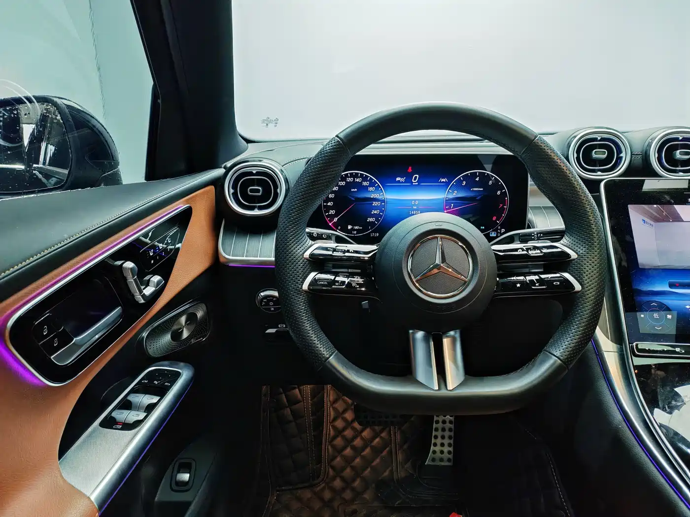 Mercedes-Benz GLC 2025 GLC 300 L 4MATIC Luxury 5-seater фото 9