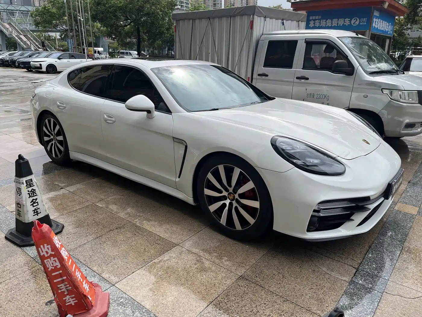 Porsche Panamera 2011 2010 Panamera 4 3.6L