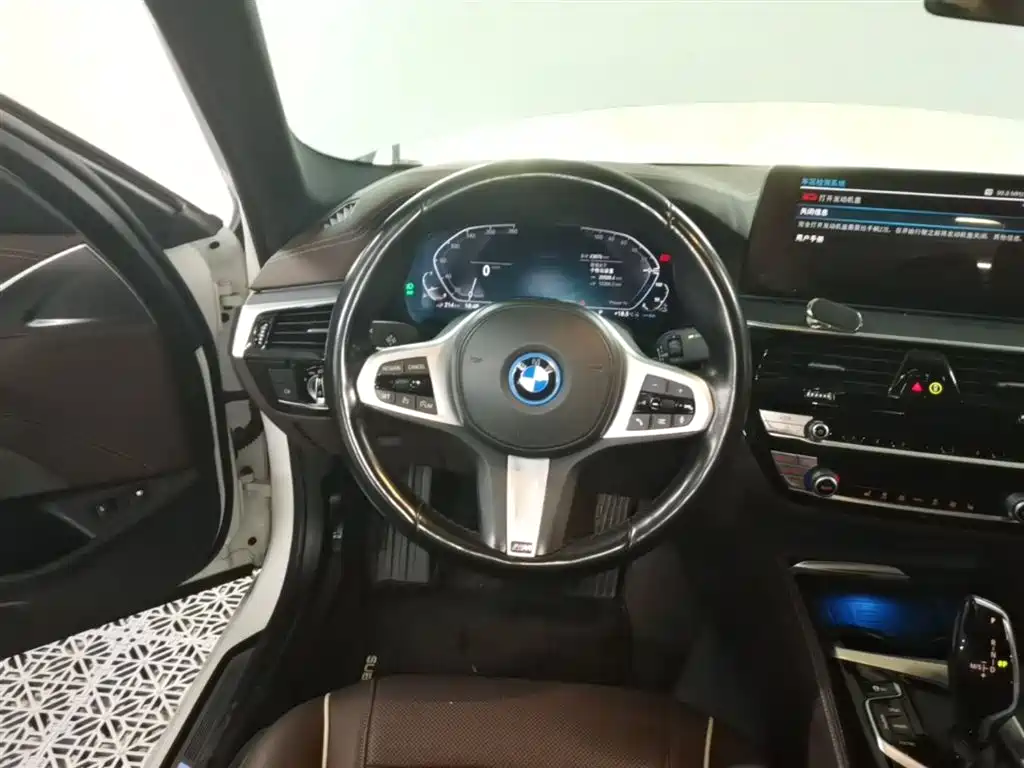 BMW 5 Series New Energy 2022 Facelift 535Le M Sport Package фото 11