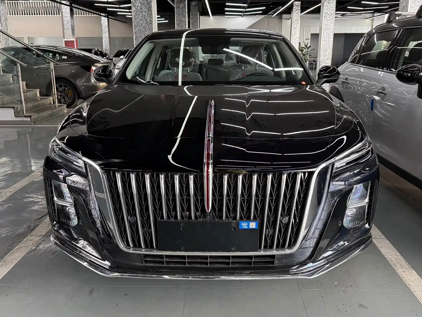 Hongqi H5 2025 1.5T HEV Qiyun 500,000 Units Commemorative Edition фото 2