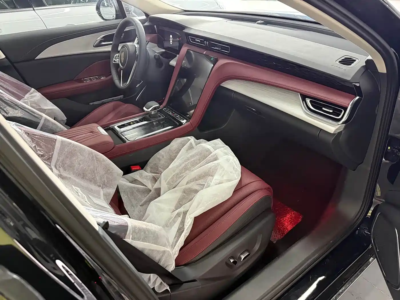 Hongqi H5 2025 1.5T HEV Qiyun 500,000 Units Commemorative Edition фото 12
