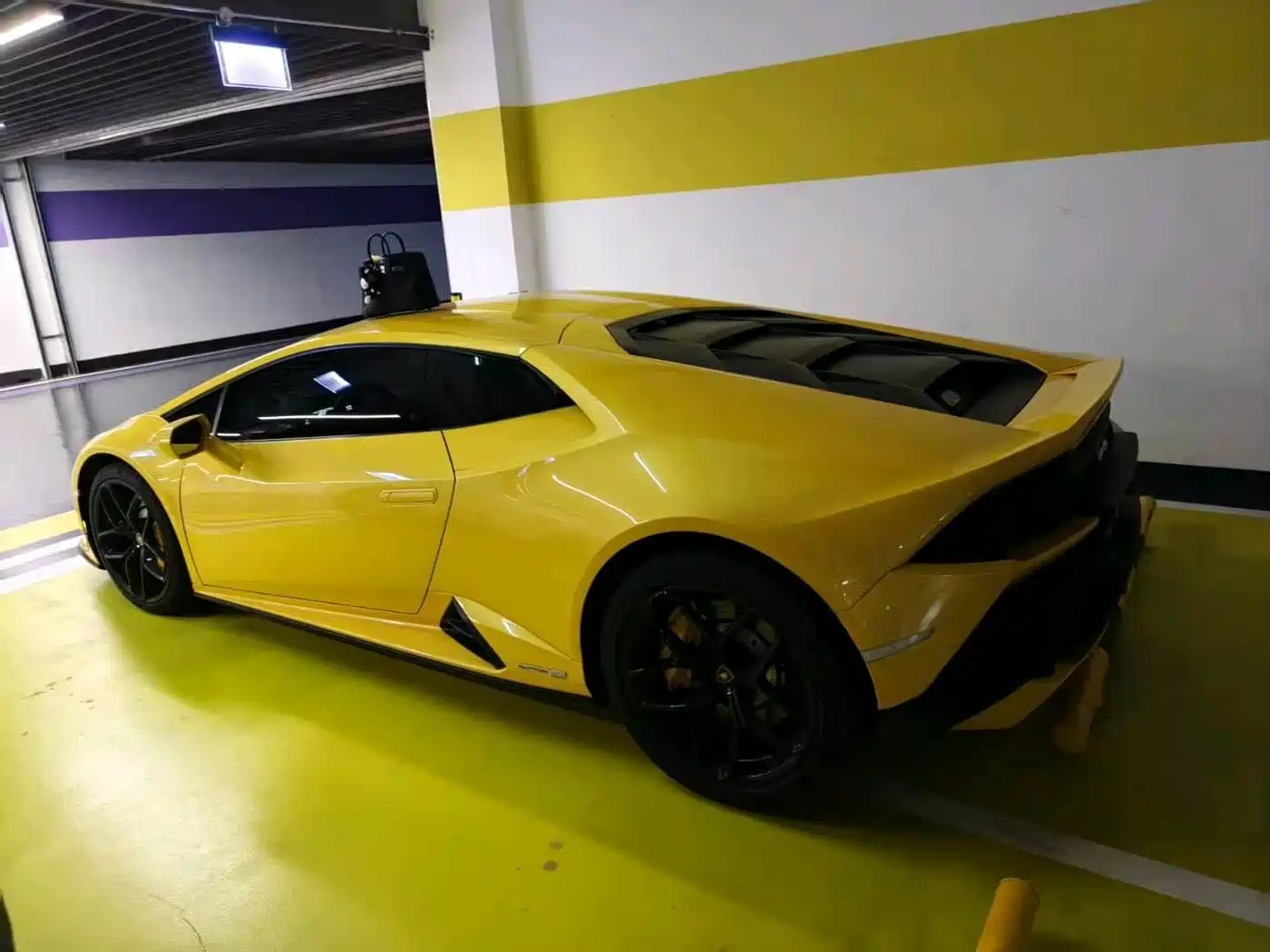Lamborghini Huracán 2020 Huracán EVO RWD фото 2