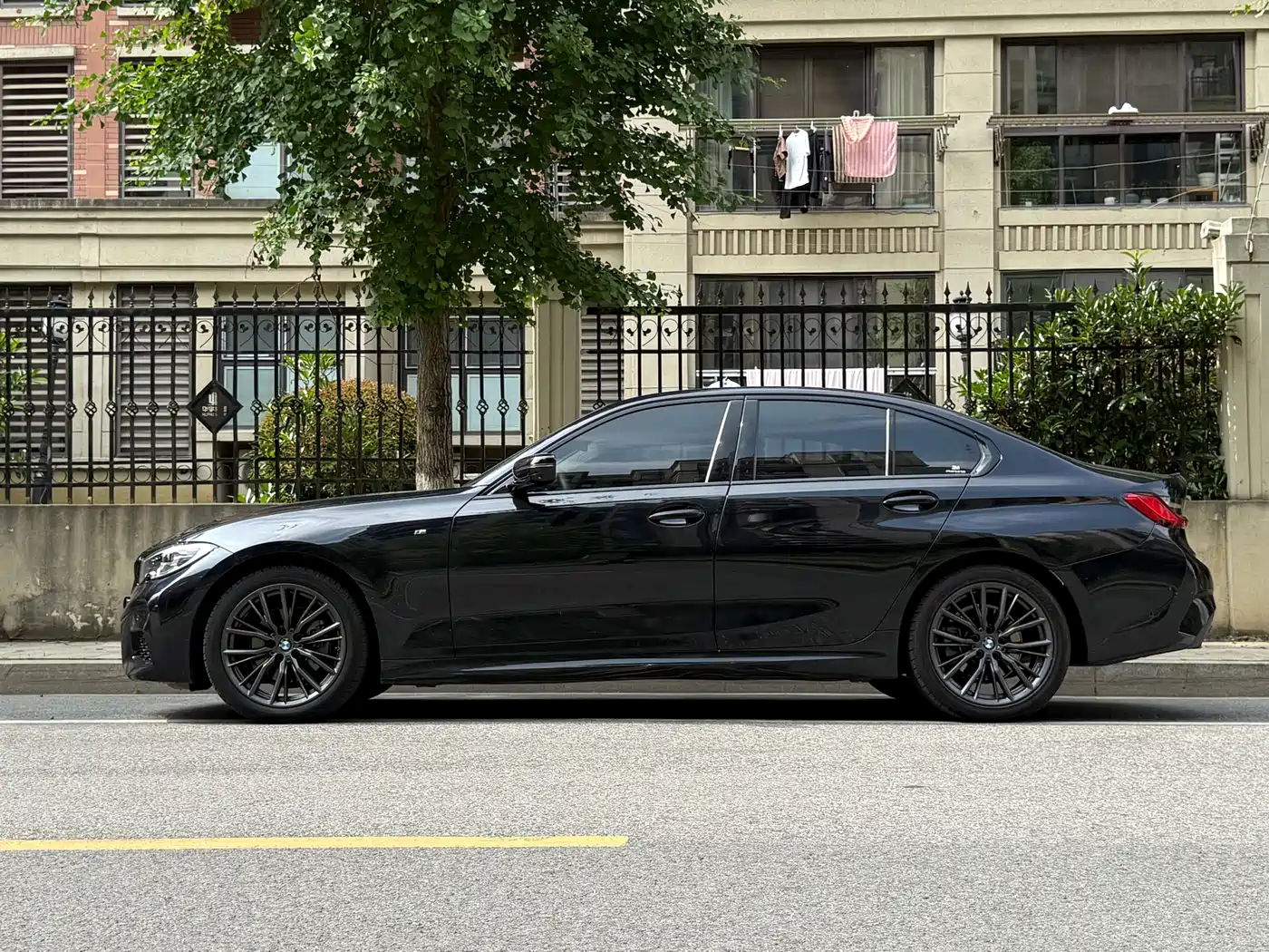 BMW 3 Series 2021 325i M Sport Night Edition фото 7