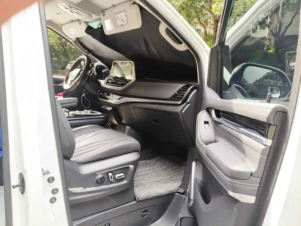 Maxus G20 2022 2021 PLUS 2.0T Gasoline Automatic Intelligent Premium Edition