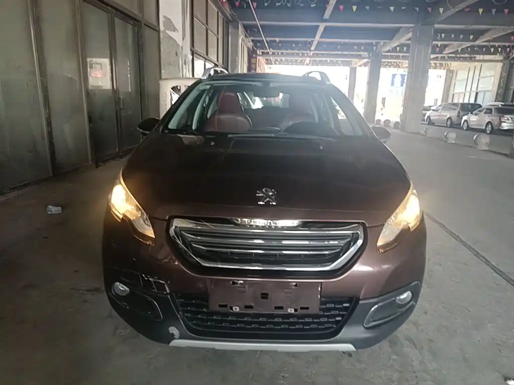Peugeot 2008 2014 1.6L Automatic Fashion Edition фото 3