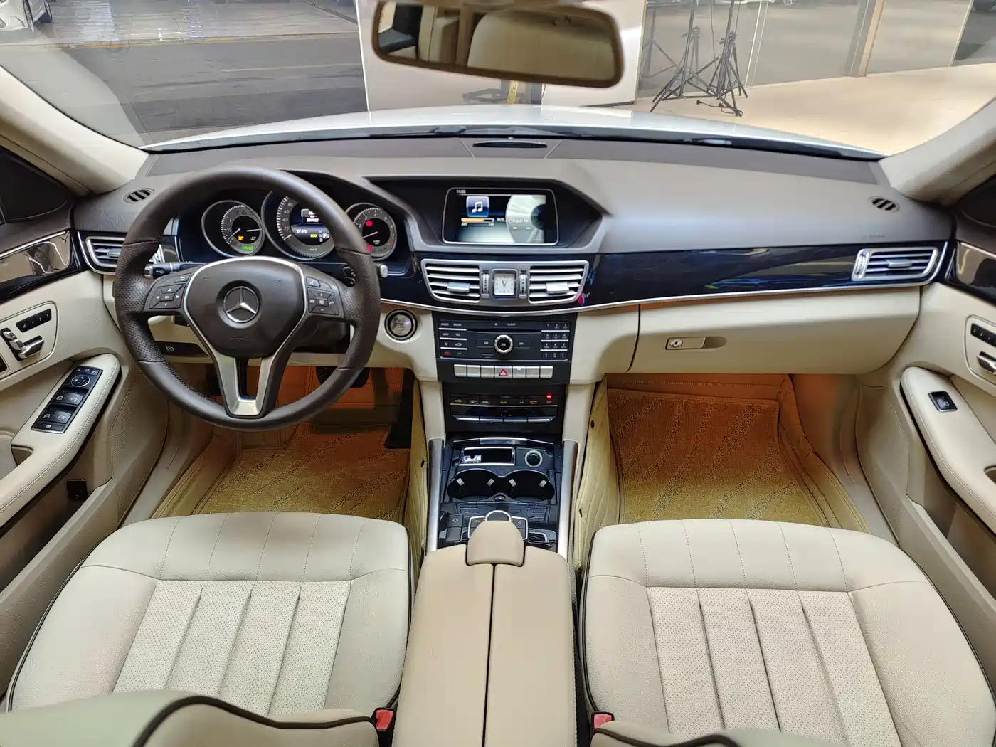 Mercedes-Benz E-Class 2015 Facelift E 260 L Sport фото 11