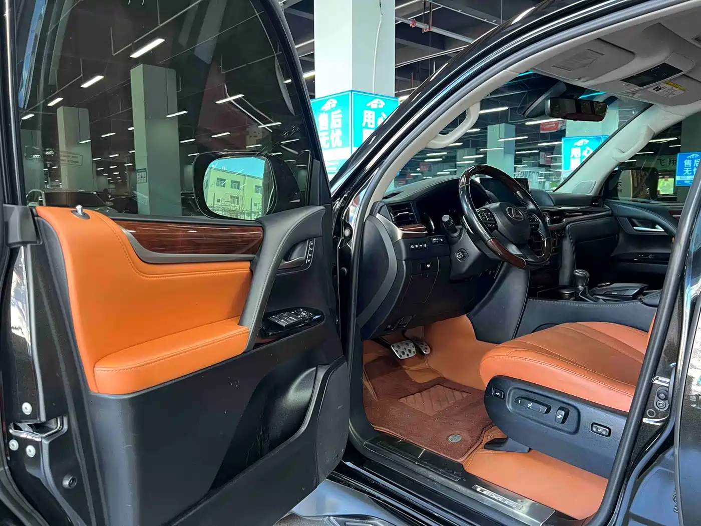 Lexus LX 2019 570 Peak Special Edition фото 4