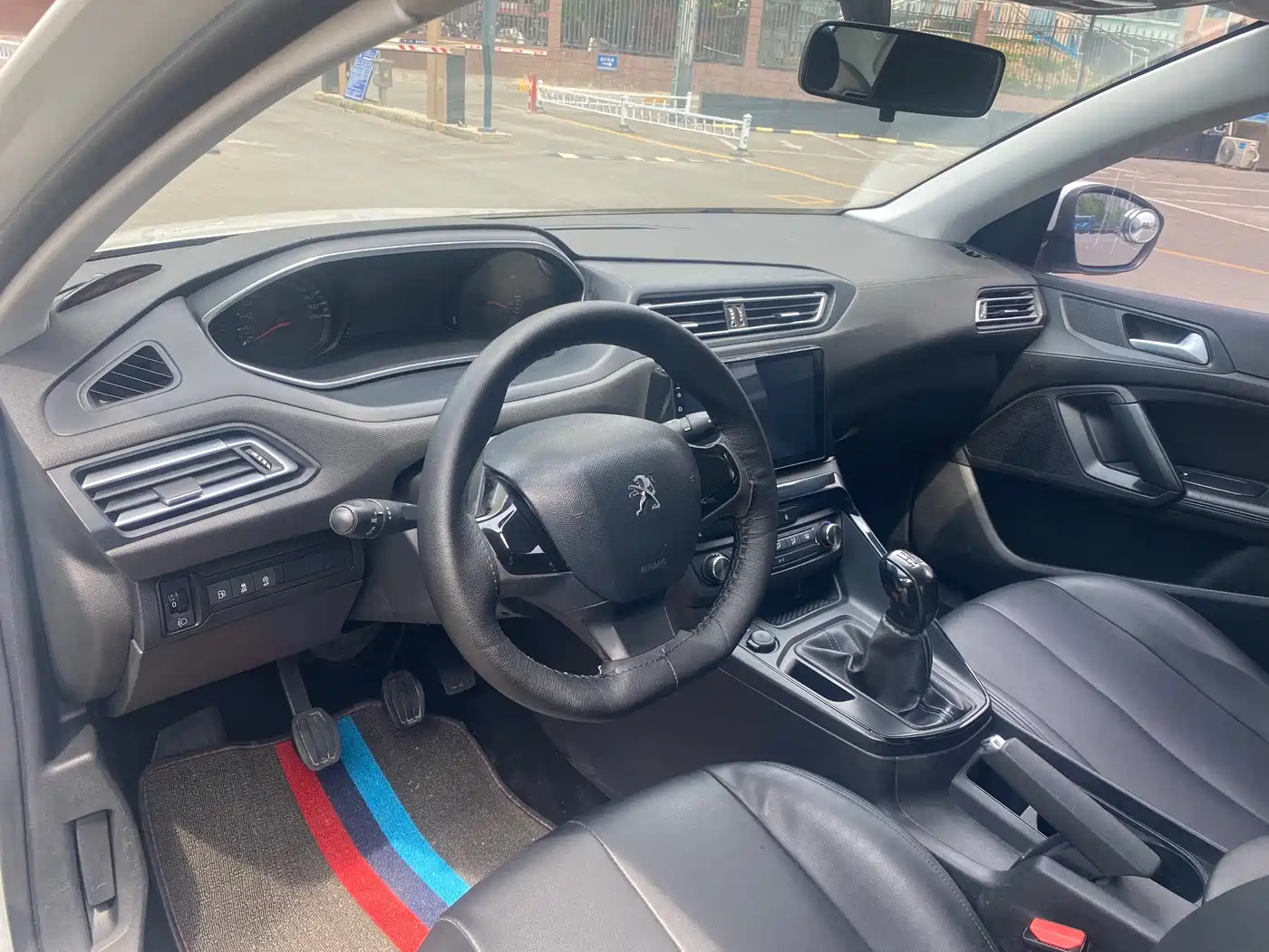 Peugeot 308 2016 1.6L Manual Fashion фото 10