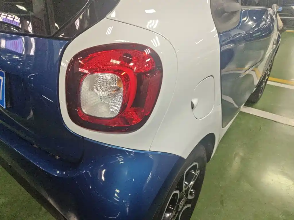 smart fortwo 2019 2019 0.9T 66kW Hardtop Wind Edition China VI