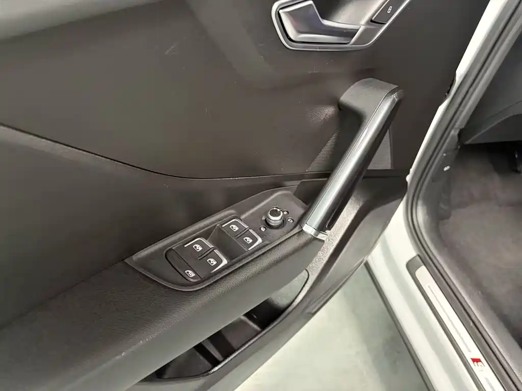 Audi Q2L 2020 35 TFSI Fashion Elegance Model фото 17
